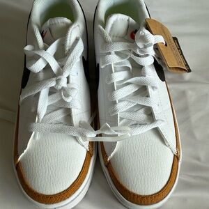 Nike White, Black and Brown casual Sneakers